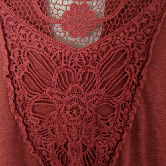 Red top - Picture 2 of 2